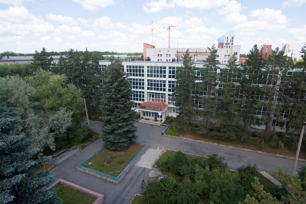 Hotel Solnechniy Tscheljabinsk Exterior foto